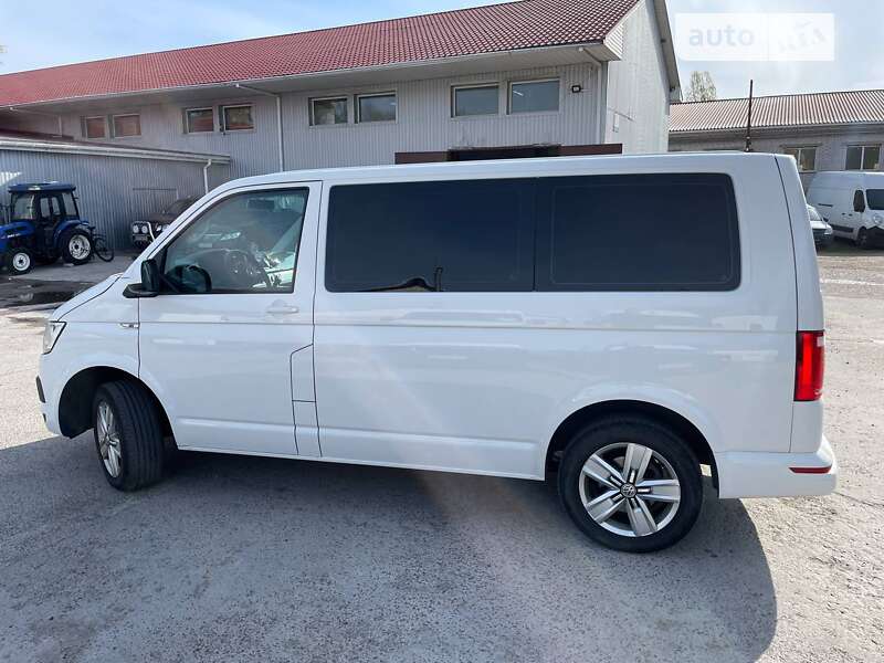 Минивэн Volkswagen Multivan 2017 в Киеве
