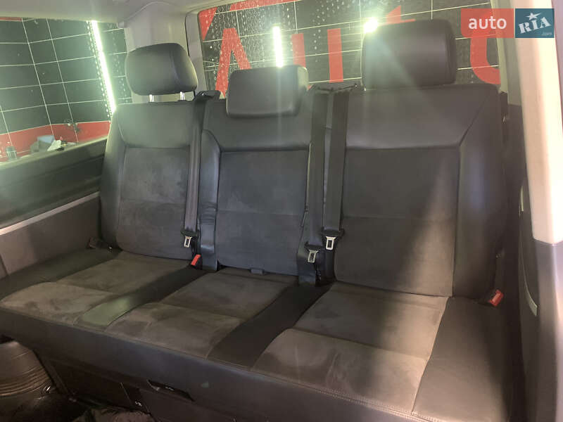 Мінівен Volkswagen Multivan 2011 в Кривому Розі