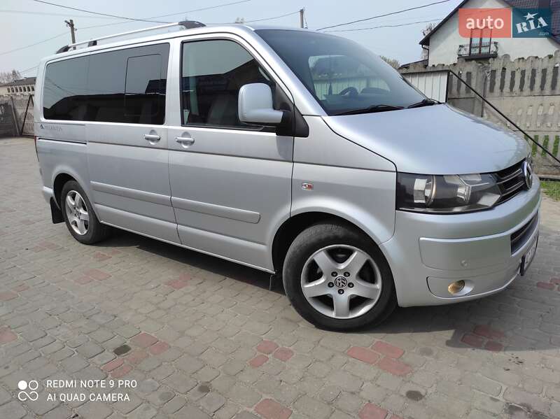 Минивэн Volkswagen Multivan 2008 в Любомле