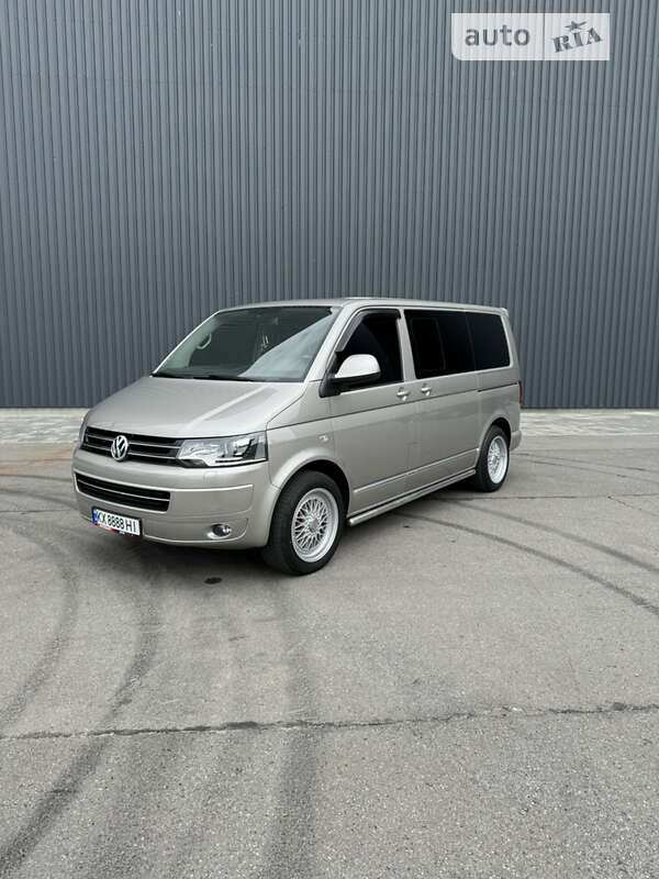 Минивэн Volkswagen Multivan 2014 в Харькове