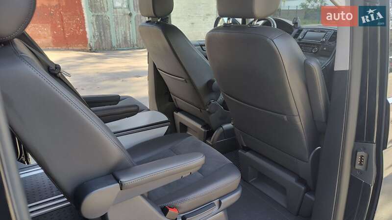 Минивэн Volkswagen Multivan 2015 в Киеве