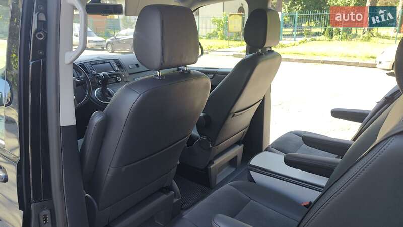 Минивэн Volkswagen Multivan 2015 в Киеве