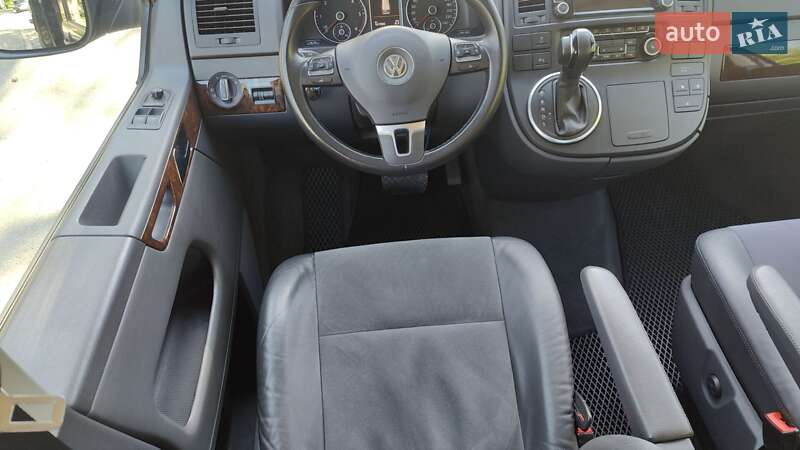 Минивэн Volkswagen Multivan 2015 в Киеве