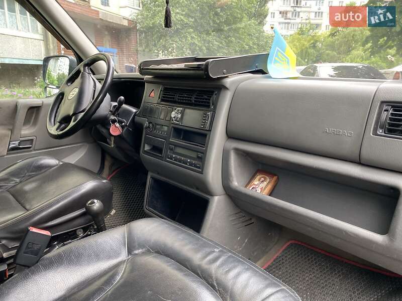 Минивэн Volkswagen Multivan 2003 в Киеве фото 27 Минивэн Volkswagen Multivan 2003 в Киеве