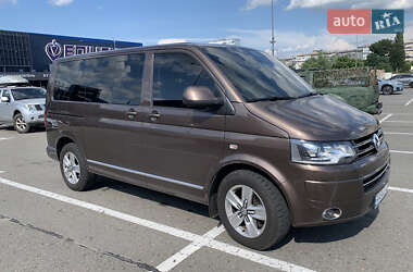 Минивэн Volkswagen Multivan 2013 в Киеве