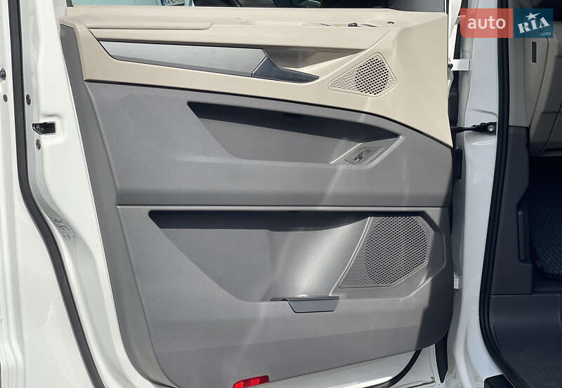 Минивэн Volkswagen Multivan 2023 в Киеве