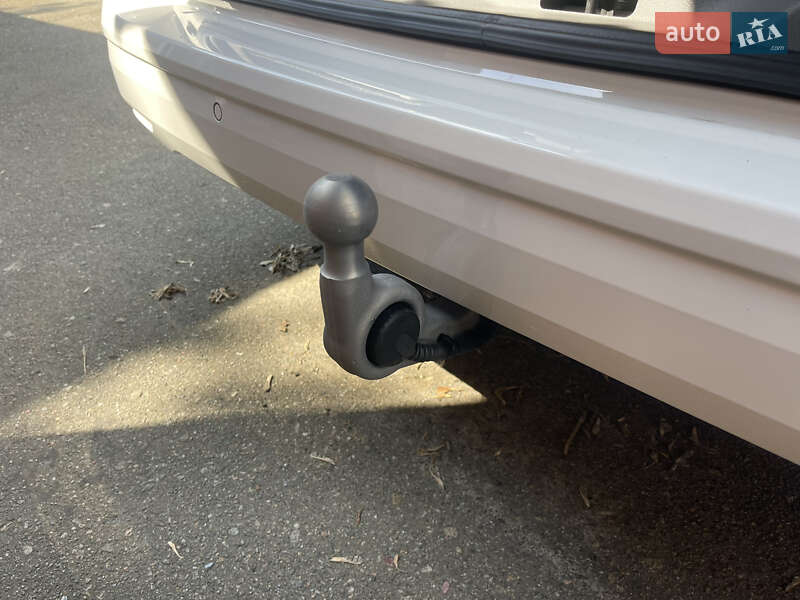 Минивэн Volkswagen Multivan 2023 в Киеве