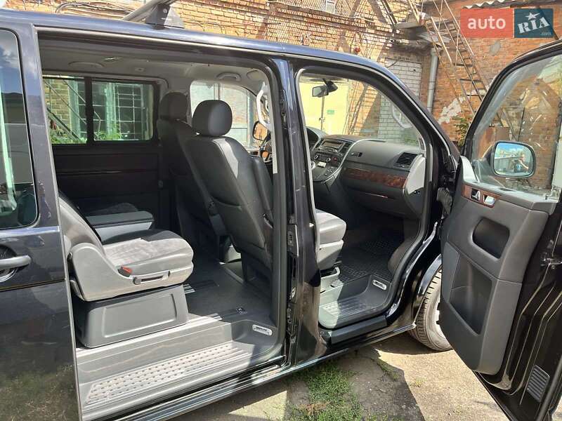 Минивэн Volkswagen Multivan 2011 в Житомире