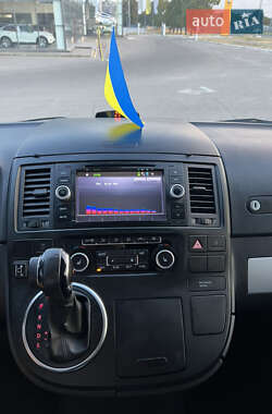 Минивэн Volkswagen Multivan 2012 в 