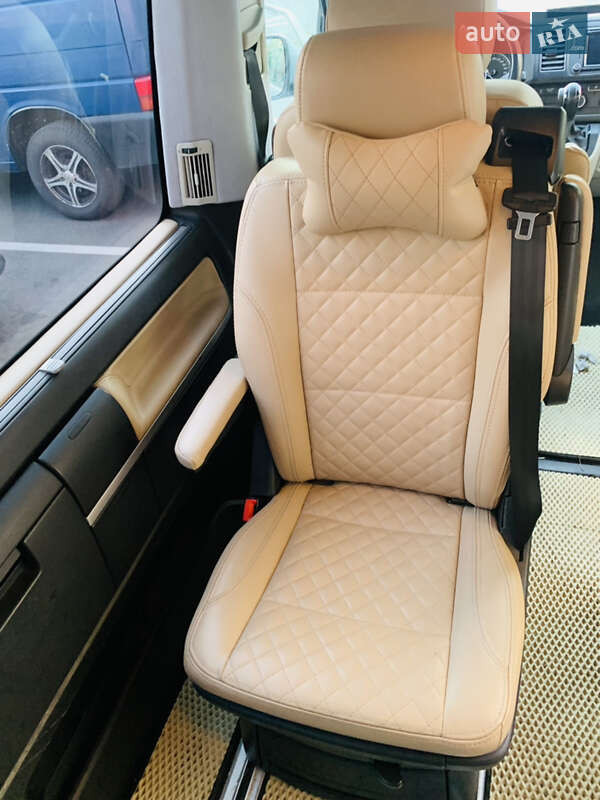 Минивэн Volkswagen Multivan 2016 в Киеве