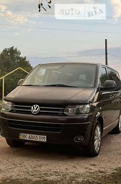 Минивэн Volkswagen Multivan 2011 в Олевске