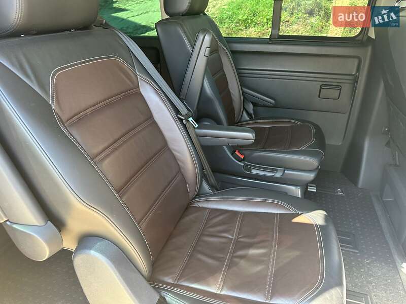 Минивэн Volkswagen Multivan 2017 в Ивано-Франковске