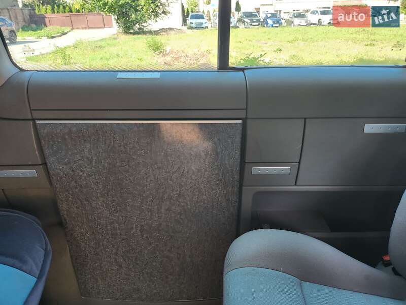 Минивэн Volkswagen Multivan 2003 в Ивано-Франковске