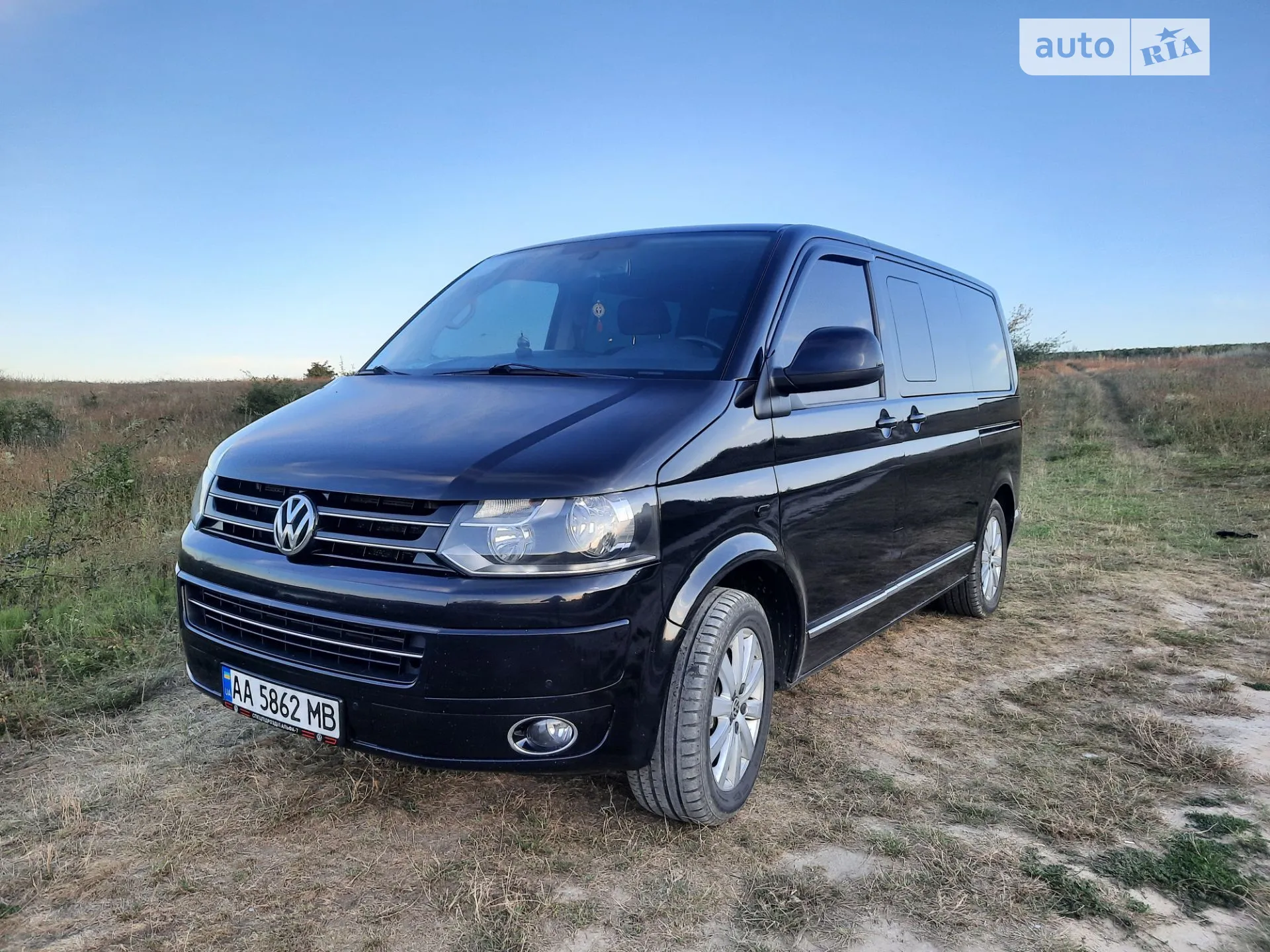 Volkswagen Multivan 2011 VIN WV2ZZZ7HZBH117651 фото оголошення 2 з 11