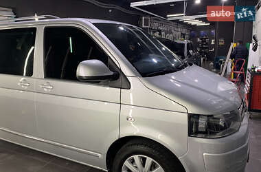 Мінівен Volkswagen Multivan 2011 в 