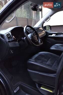 Минивэн Volkswagen Multivan 2017 в 