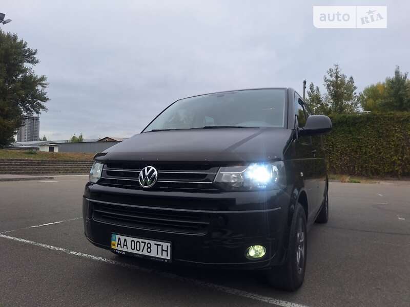 Минивэн Volkswagen Multivan 2014 в Киеве