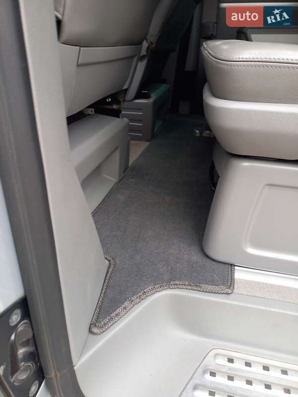 Минивэн Volkswagen Multivan 2007 в Киеве