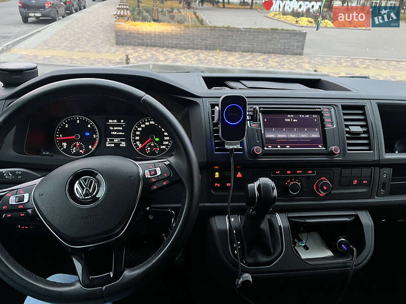 Минивэн Volkswagen Multivan 2017 в Миргороде