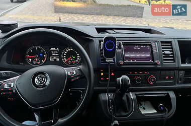Мінівен Volkswagen Multivan 2017 в 