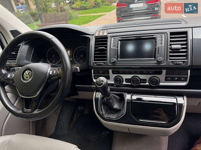 Минивэн Volkswagen Multivan 2016 в Киеве