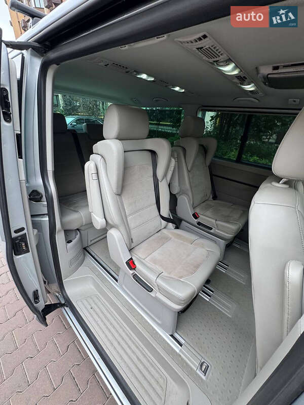 Минивэн Volkswagen Multivan 2016 в Киеве