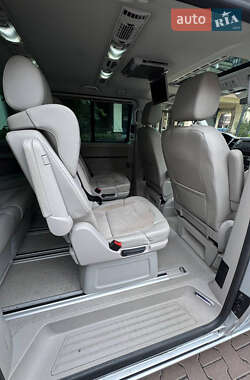 Минивэн Volkswagen Multivan 2016 в 