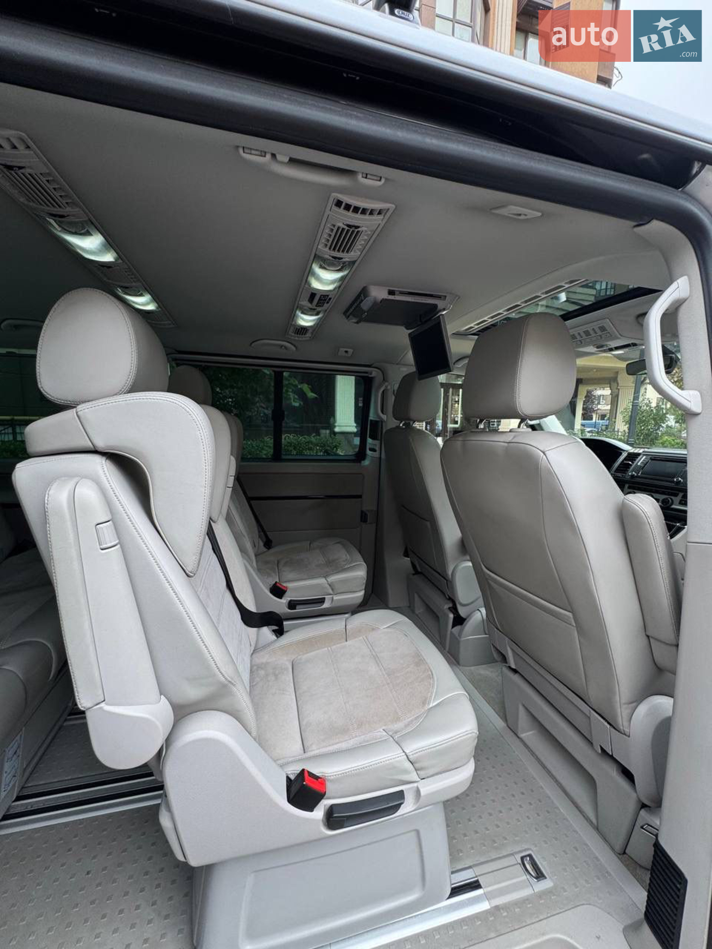 2016 Volkswagen Multivan - мініатюра 25
