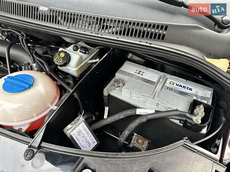 Минивэн Volkswagen Multivan 2012 в Киеве