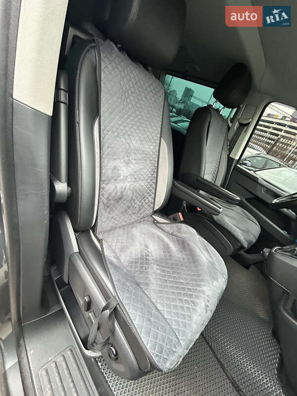 Минивэн Volkswagen Multivan 2020 в Киеве