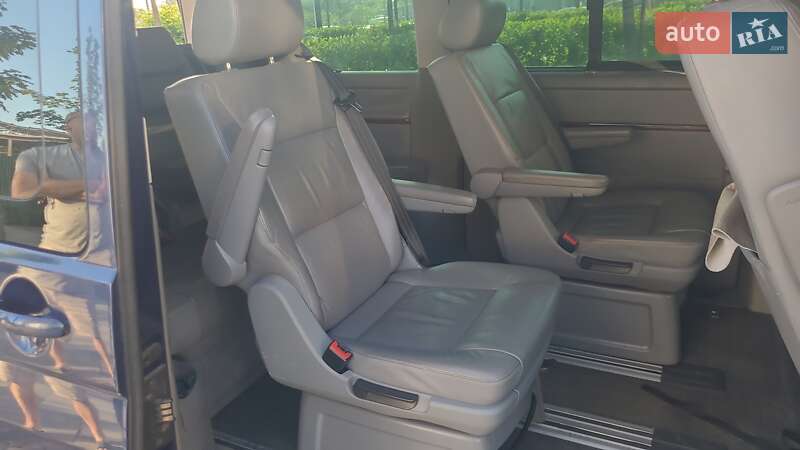 Минивэн Volkswagen Multivan 2005 в Кропивницком