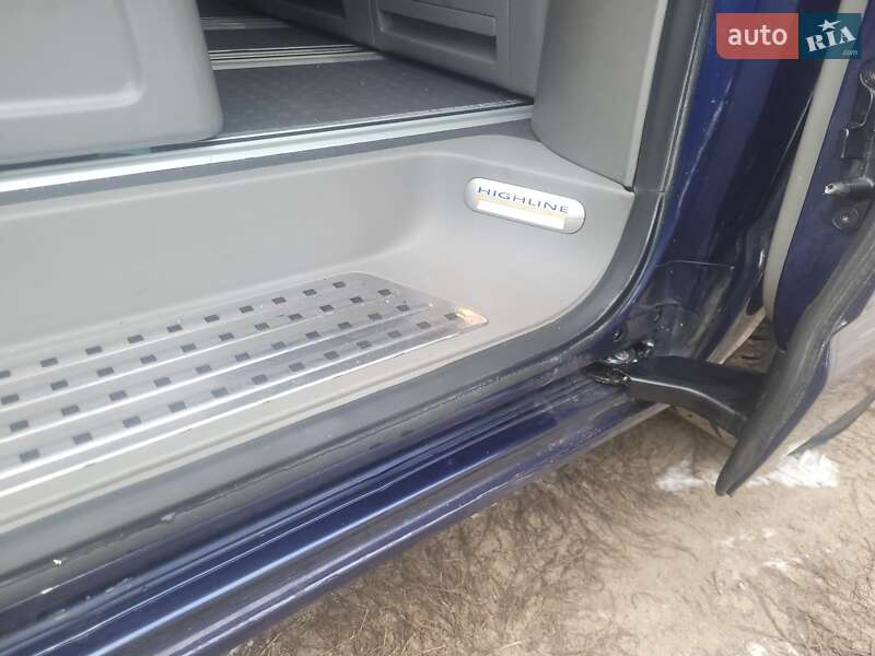 Минивэн Volkswagen Multivan 2005 в Кропивницком