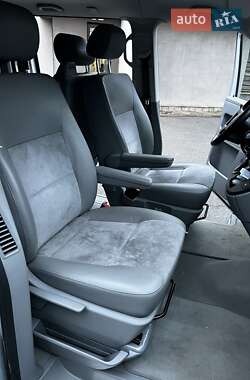 Минивэн Volkswagen Multivan 2006 в 