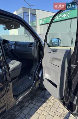 Минивэн Volkswagen Multivan 2012 в 