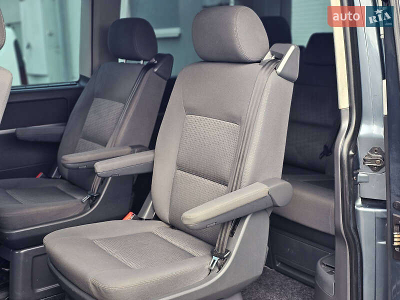 Минивэн Volkswagen Multivan 2004 в Ровно