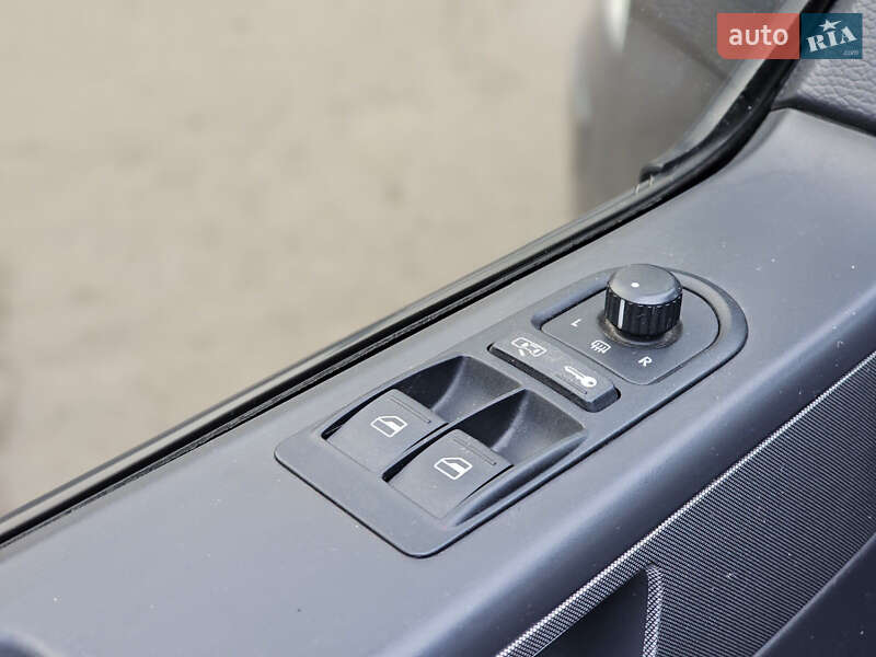 Минивэн Volkswagen Multivan 2004 в Ровно