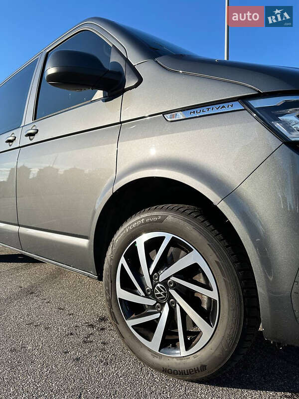 Минивэн Volkswagen Multivan 2020 в Киеве