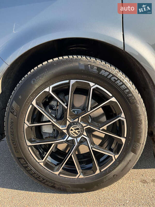 Минивэн Volkswagen Multivan 2019 в Киеве