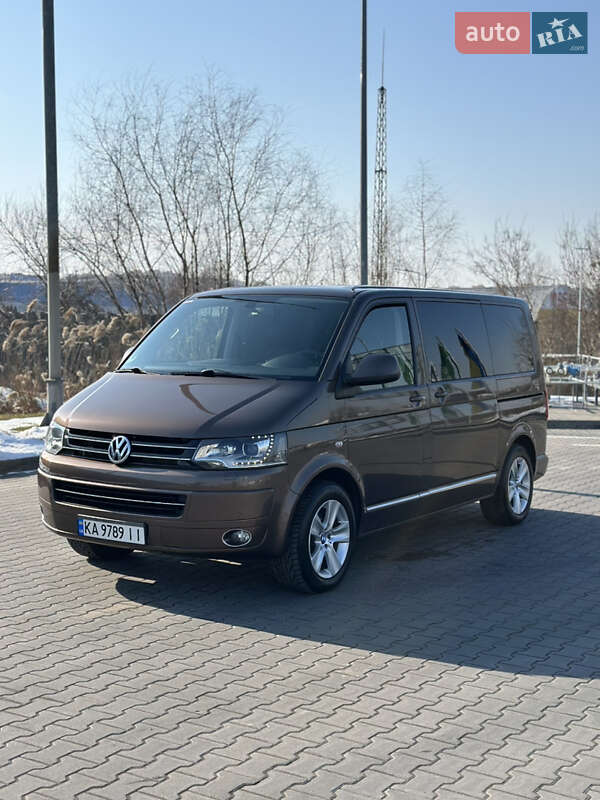 Минивэн Volkswagen Multivan 2011 в Киеве