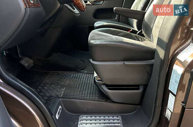 Минивэн Volkswagen Multivan 2015 в 
