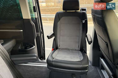 Минивэн Volkswagen Multivan 2021 в 