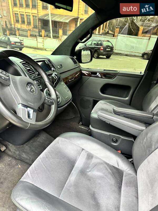 Минивэн Volkswagen Multivan 2014 в Киеве
