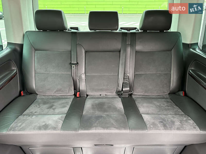 Минивэн Volkswagen Multivan 2012 в Киеве