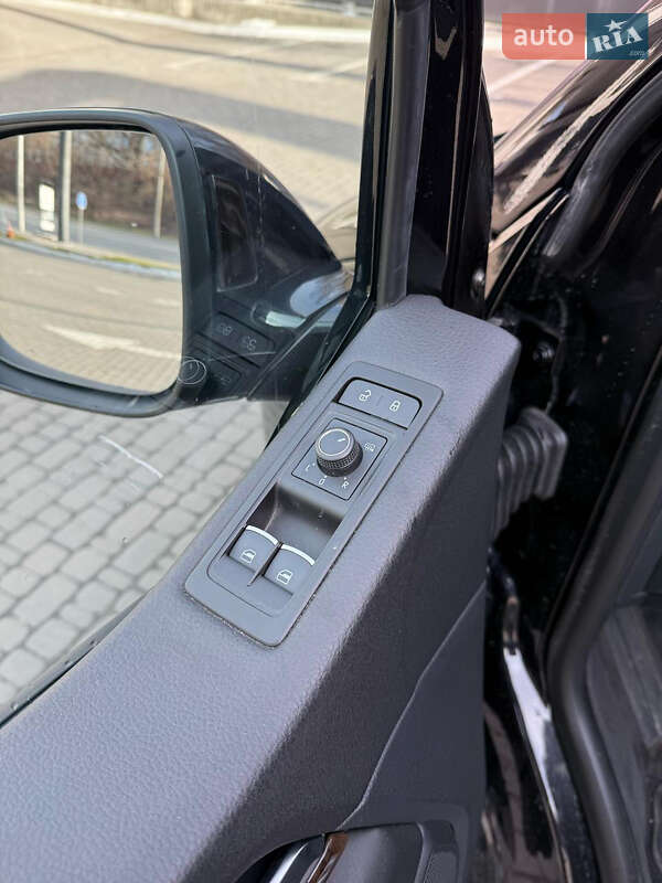 Минивэн Volkswagen Multivan 2019 в Киеве