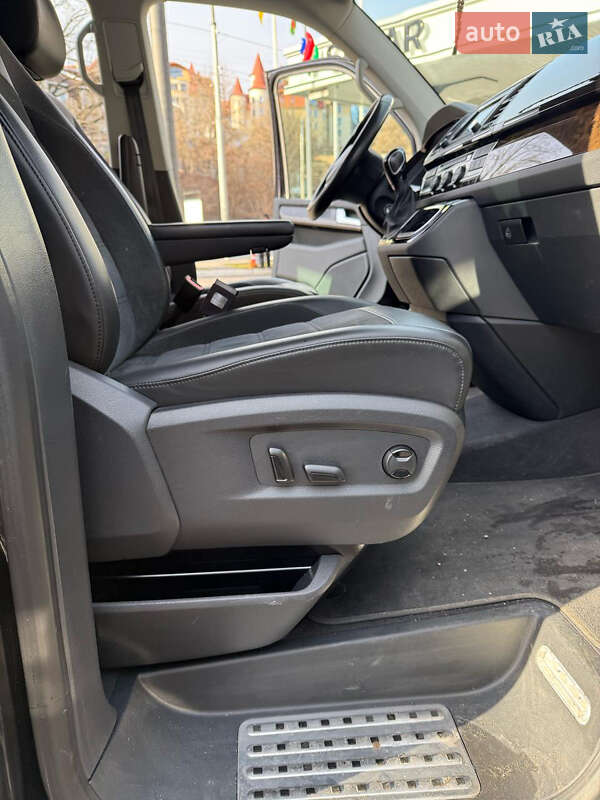 Минивэн Volkswagen Multivan 2019 в Киеве