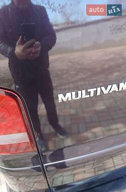 Мінівен Volkswagen Multivan 2013 в 