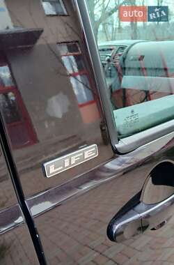 Мінівен Volkswagen Multivan 2013 в 