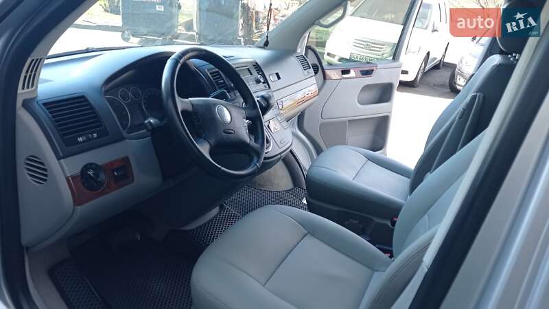 Минивэн Volkswagen Multivan 2007 в Киеве