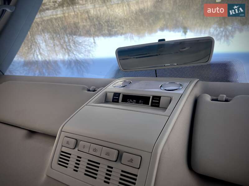 Минивэн Volkswagen Multivan 2010 в Киеве