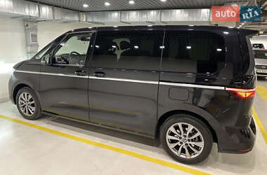 Минивэн Volkswagen Multivan 2021 в 